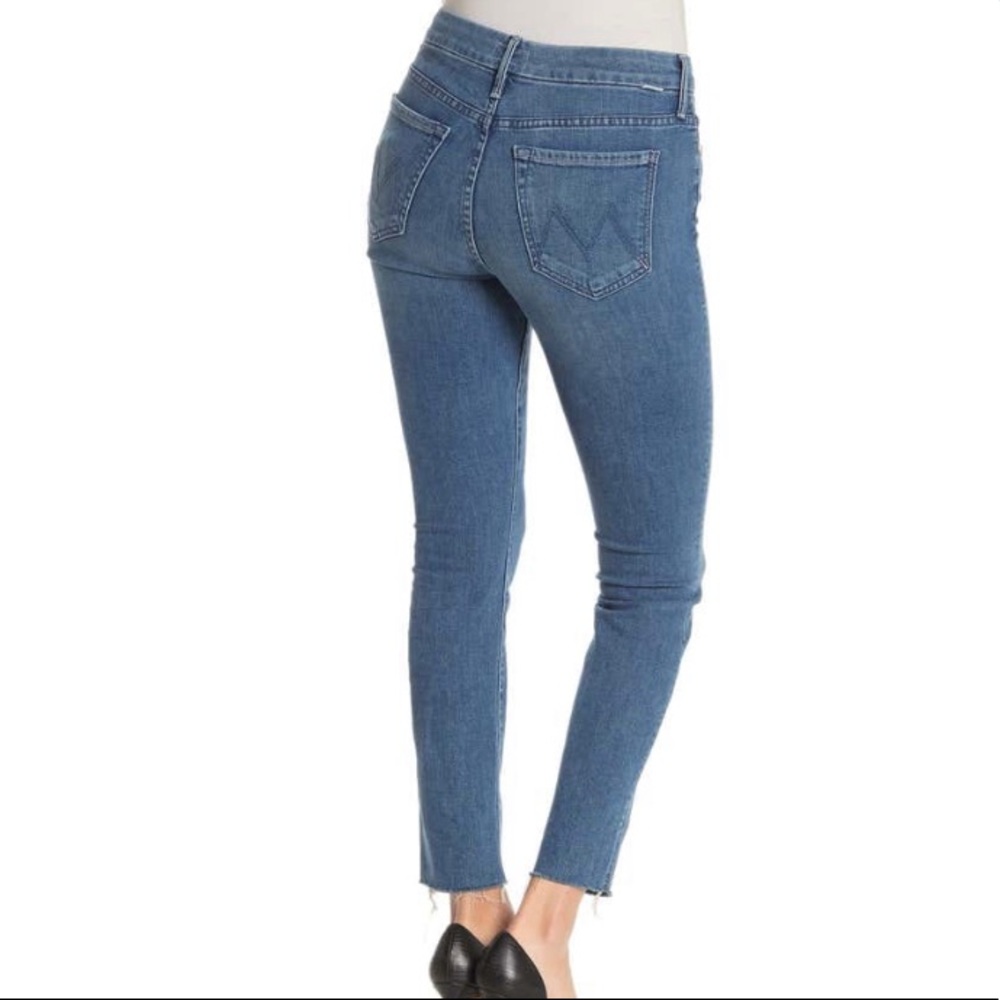 Mother “The Looker Frayed Ankle Jean”